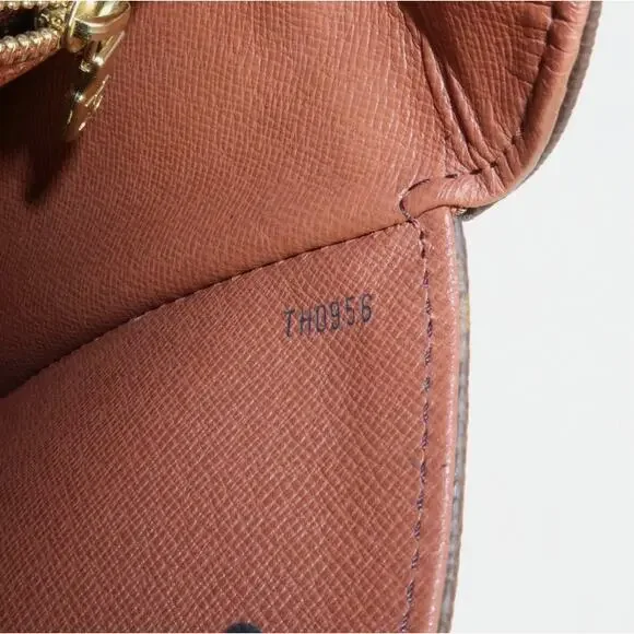 💎✨HOT BUY✨💎AUTHENTIC Louis Vuitton Monogram Saint Cloud GM - Picture 16 of 16